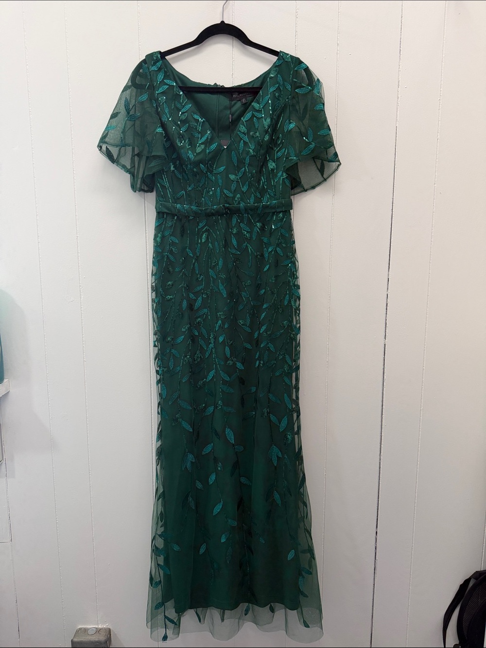 NWT | Ever Pretty | Emerald Green V-Neck Leaf-Embroidered Evening Dress | L